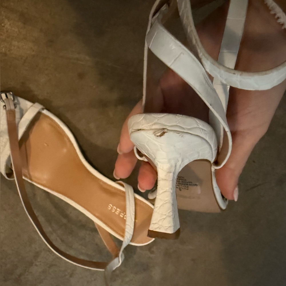 Express Heels - Picture 4 of 8